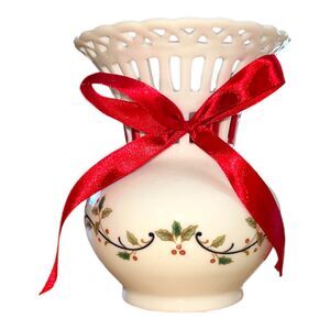 Mikasa Holiday Lace 6in Christmas Holiday Vase #RL040-617 with Box